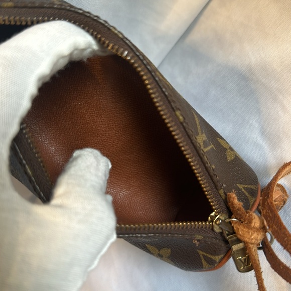 Louis Vuitton Papillon Small Bag Purse: Preloved condition: flaws shown picture - Picture 5 of 7